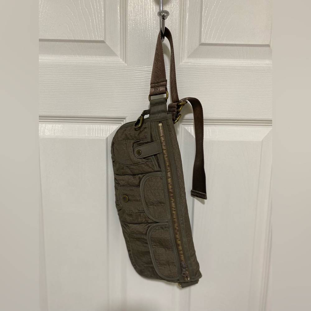 Lululemon Crossbody Bag 🤎